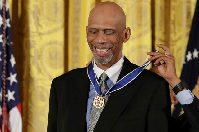 Kareem Abdul-Jabbar receives the Presidential Medal of Freedom from President Barack Obama at White House ceremony Nov. 22, 2016.